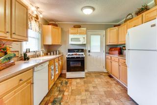 8 Mi to Clemson Peaceful Family Home with Yard - 2