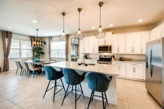 Chic Home With Mini Soccer Field, Golf Near Disney With Waterpark & Resort Access At Encore Resort - 7715Ff - 7