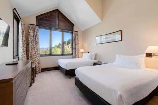 Highlands Lodge 403 Penthouse by East West Hospitality - 5