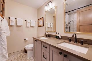 Highlands Lodge 403 Penthouse by East West Hospitality - 4