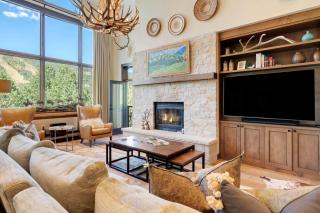Highlands Lodge 403 Penthouse by East West Hospitality - 2