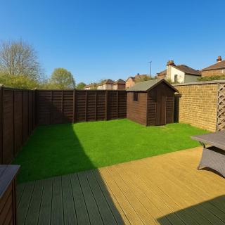 2 bedroom flat with garden, near heathrow and tube - 2