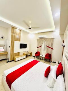Holiday One Hotel & Suites - 3