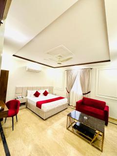Holiday One Hotel & Suites - 2