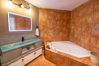 Elowen Suites Downtown - Drumheller - 9