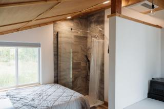 Pilot Lodge - Cozy Cabin on Private Airstrip - 8