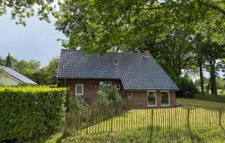 3 Bedroom Beautiful Home In Gees - 1