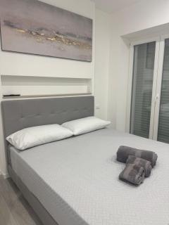 Rebecca's Apartments Sea View - Deluxe Family Accomodation - 9