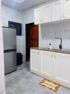 Tropical Getaway - Rooftop Apartment - Sukuta - 7