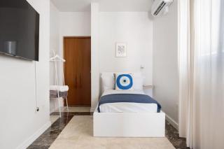 Ocean Park 3BD 3BA Pool Walk to beach -Santorini123 - 1