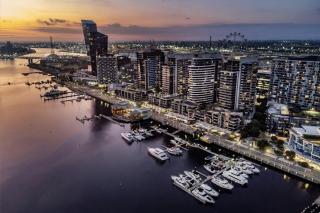 MT2506 - 1 BR huts nestled in the Docklands with Gym & Pool - 5