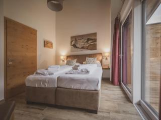 Lodge Amanda - 1