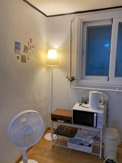 Stay in Hannam Twin Room a shared house format - 9