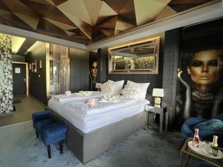 Luxury of togetherness - 7