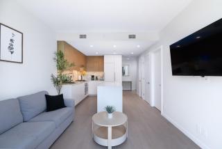 Modern 1BR Condo, Sleeps 4 with Views, AC, Balcony, Near SkyTrain - 6
