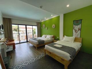 Holabay Resort - 0
