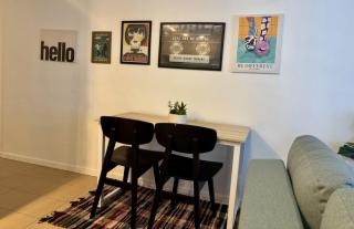 Retro Mania Brisbane CBD Sleeps 6 Car park included - 4