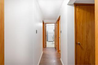 Cozy Basement 1 BR Suite King & Queen Beds, Sleeps 6, Street Parking - Burnaby - 8