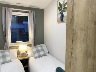 BAF Luxury Stays - Billing Aquadrome - Sleeps 8 - Great Billing - 5
