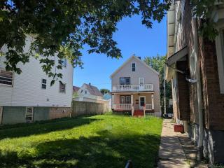 Vibrant Milwaukee Townhome near Downtown - 7