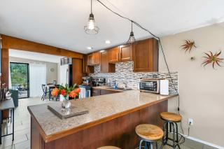 Charming Cottage by Creek & Ocean - 4