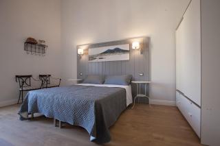 Largo Donnaregina Home - 1