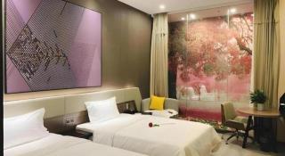 IU Hotels· Wuhan Jianghan Road Metro Station - 3