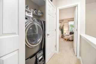 Red Door- A Spacious Retreat Near Atlanta - 3