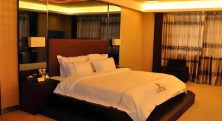 V.crown Holiday Hotel - 2