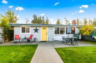 Birch Bay Retreat between creek and bay - 0