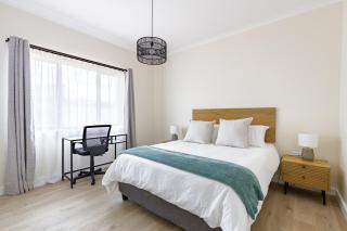 Beachfront 3 Bed With Private Parking & BBQ Area - 5