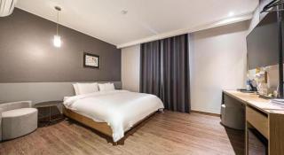 Seesun Hotel Gimpo Airport - 1