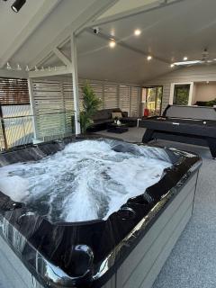 Paradise lake house - Gorokan - 0