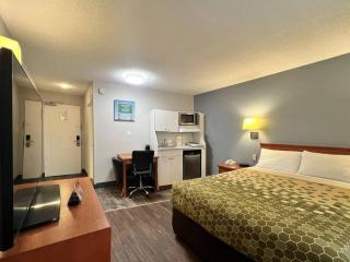 Econo Lodge Motel Village - Calgary - 3