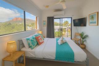 Steps from The Strand 2BR & 2BA Riveria Retreat Pool & Castle Hill Views - North Ward - 4