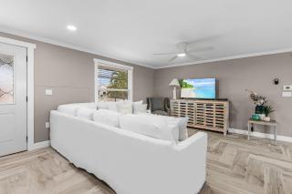 7 Dockside Dream- 3BR 3BA Pool Home with Water views! home - 3