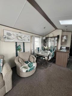 P&T's home from home, PLATINUM Spacious Lodge - 1