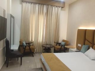 Hitkari Palace Restaurant & Banquet - 5