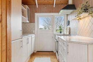 Idyllic Family Summer House 75 Meters From Coast - 4