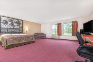 Super 8 by Wyndham Vincennes - 1