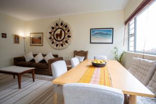 Beautiful mountain view apartment in Sea Point - 6