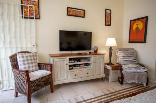Beautiful mountain view apartment in Sea Point - 1