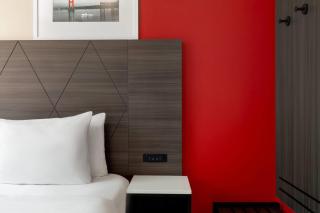 Ramada by Wyndham Brooklyn Empire Blvd - 1