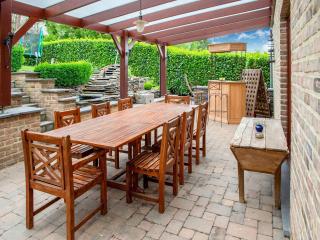 Family Escape with Pool - 4