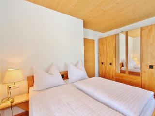 Chalet in St Johann by Ski Slope - Sankt Johann in Tirol - 2