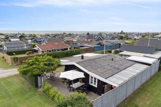 Classic Danish Holiday Home - 9