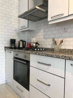 Charming Villa Steps from Long Beach - 5