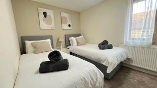 The Belvedere Stay - Free Parking, Spacious Garden, Super King Bed - Belvedere - 7