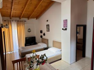 George Hotel Rooms&Suites - Himare - 2