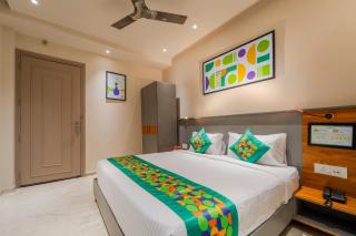 Treebo Raahgir Suites - Noida - 2